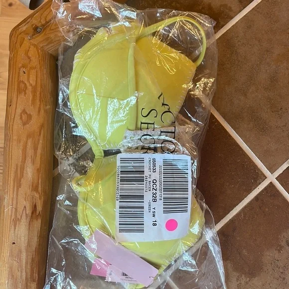 Victoria’s Secret Crochet Swim top - Picture 4 of 4